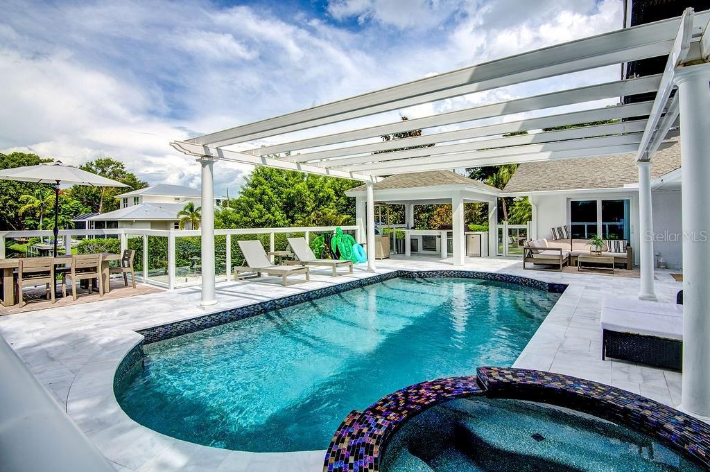 出租: $13,500 (3 贝兹, 4 浴室, 3104 平方英尺)