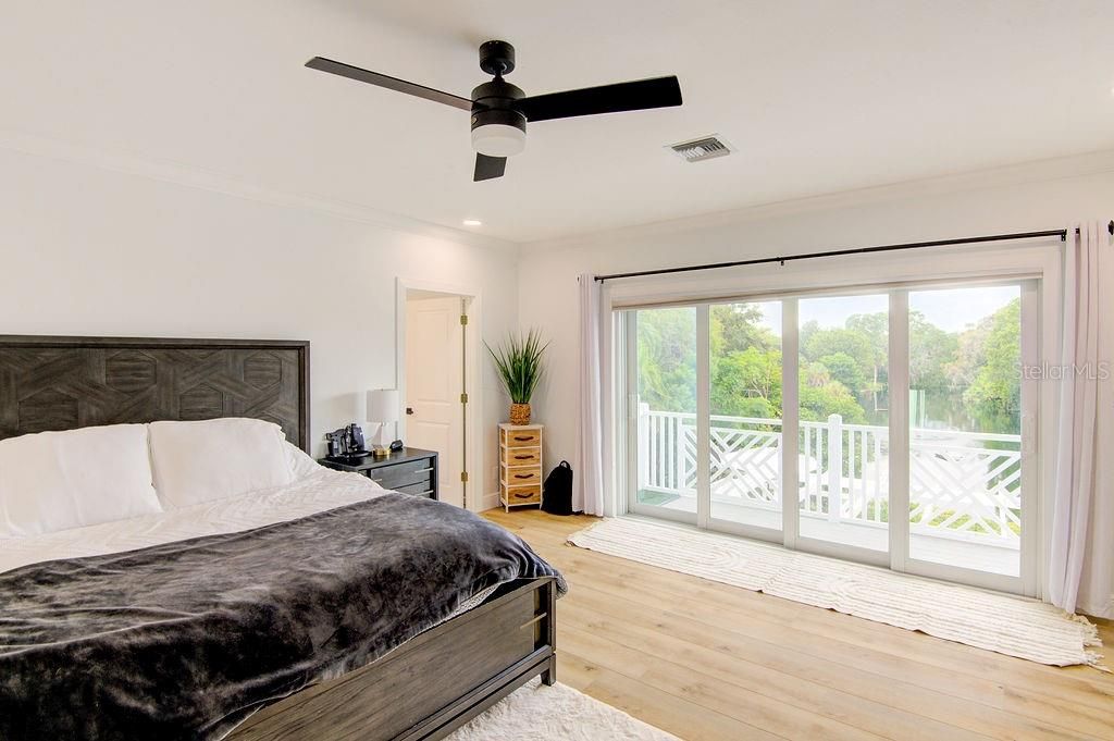 出租: $13,500 (3 贝兹, 4 浴室, 3104 平方英尺)