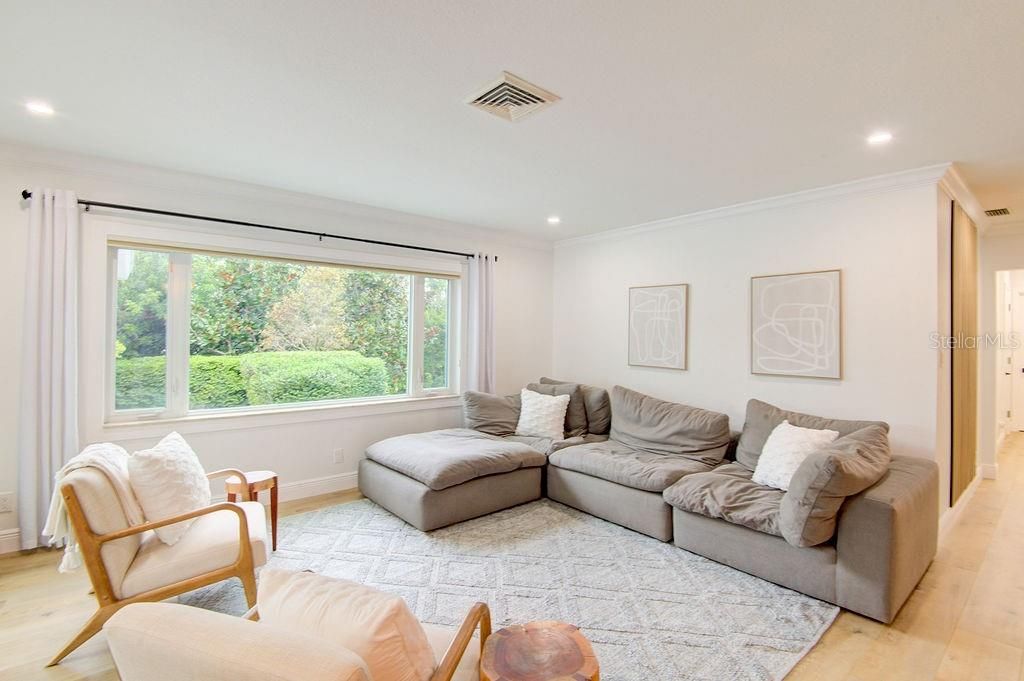 出租: $13,500 (3 贝兹, 4 浴室, 3104 平方英尺)