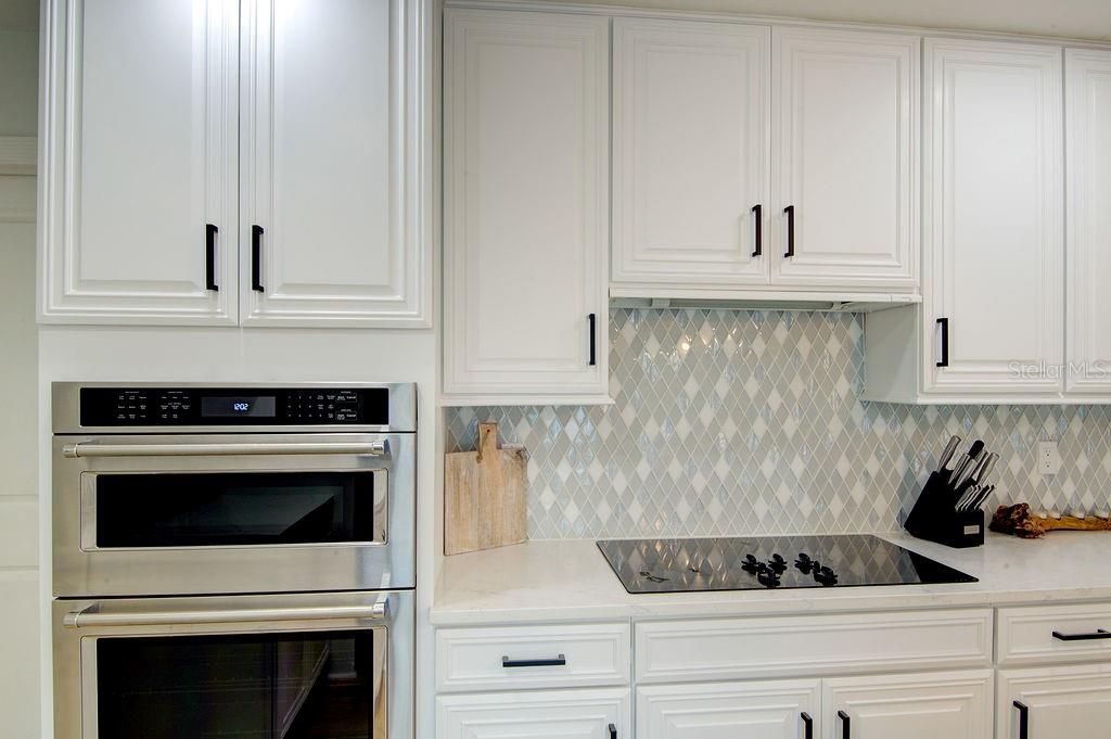 出租: $13,500 (3 贝兹, 4 浴室, 3104 平方英尺)