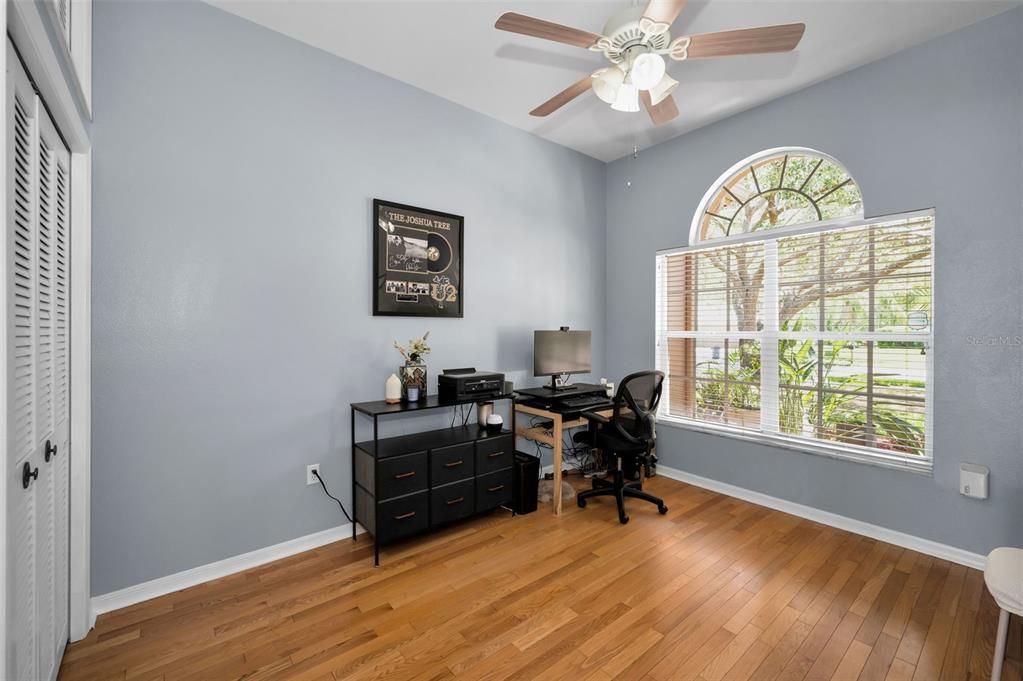 合同活跃: $749,000 (4 贝兹, 3 浴室, 2642 平方英尺)