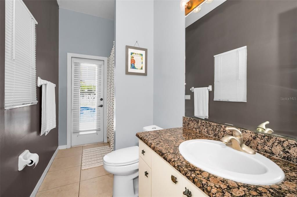 合同活跃: $749,000 (4 贝兹, 3 浴室, 2642 平方英尺)