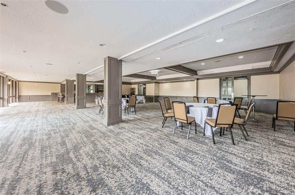 合同活跃: $749,000 (4 贝兹, 3 浴室, 2642 平方英尺)