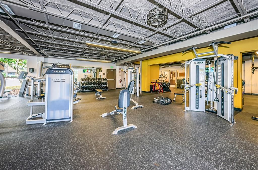 合同活跃: $749,000 (4 贝兹, 3 浴室, 2642 平方英尺)