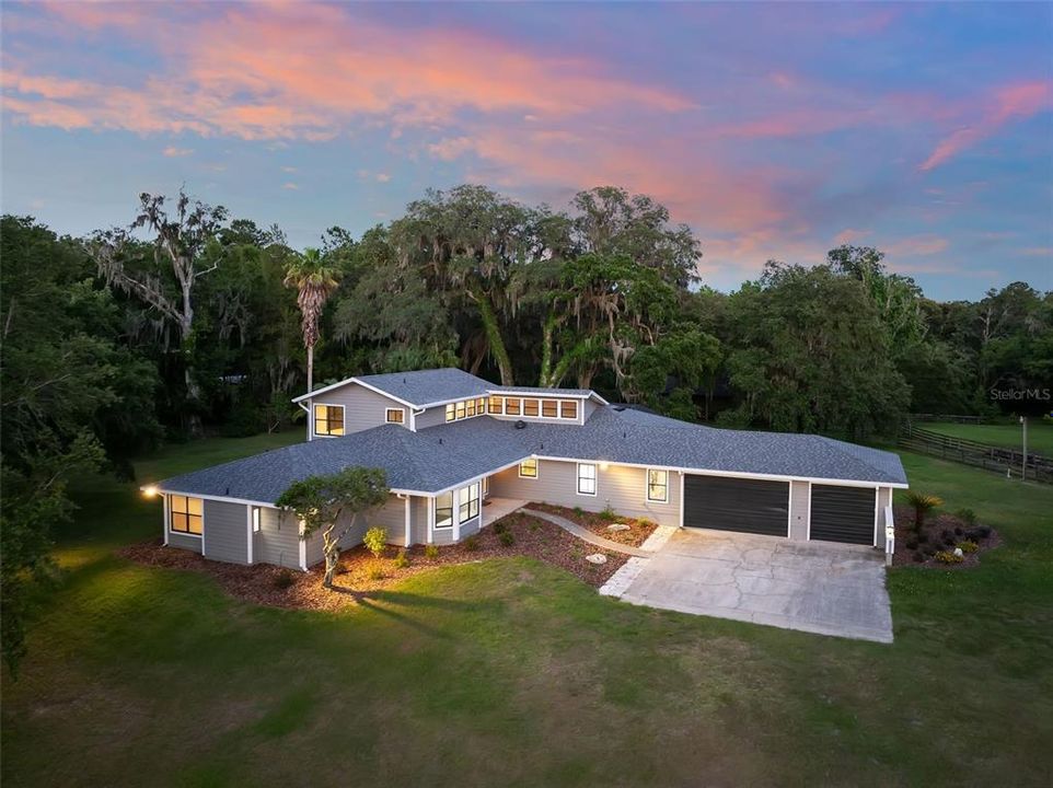 Recently Sold: $875,000 (4 beds, 3 baths, 3177 Square Feet)