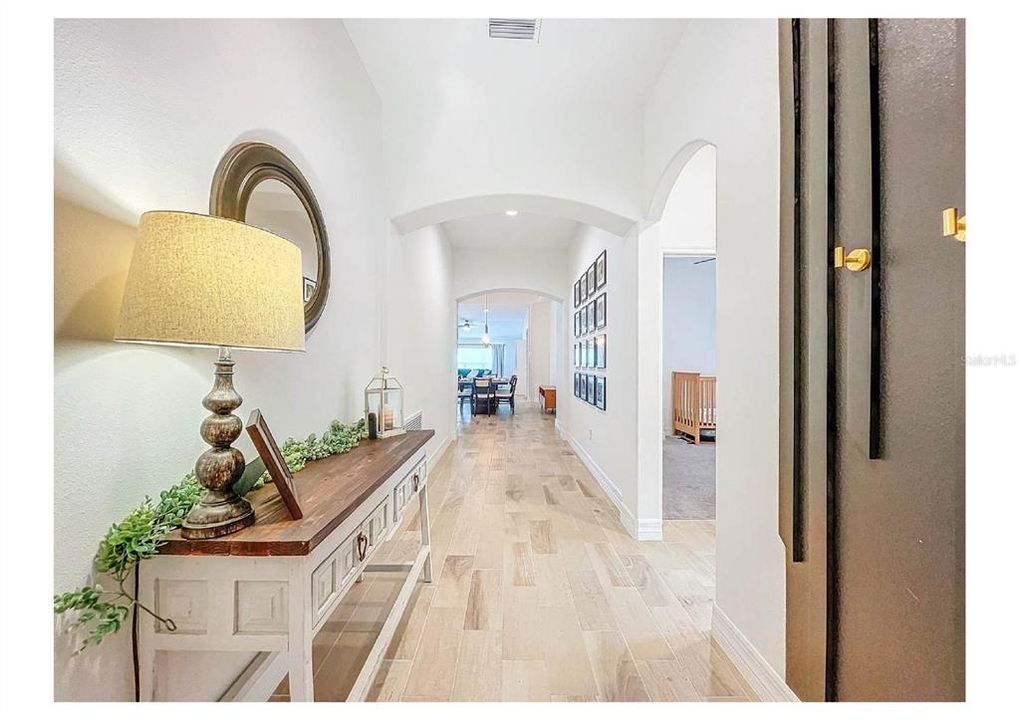 Под контрактом: $645,000 (4 спален, 3 ванн, 2040 Квадратных фут)