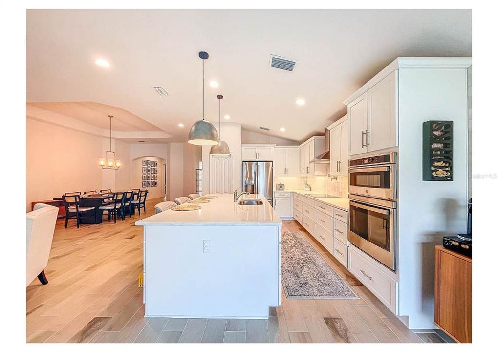 Под контрактом: $645,000 (4 спален, 3 ванн, 2040 Квадратных фут)