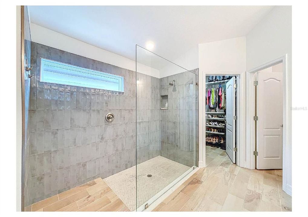 Под контрактом: $645,000 (4 спален, 3 ванн, 2040 Квадратных фут)