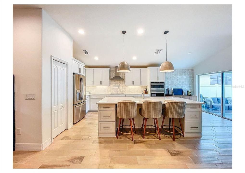 Под контрактом: $645,000 (4 спален, 3 ванн, 2040 Квадратных фут)