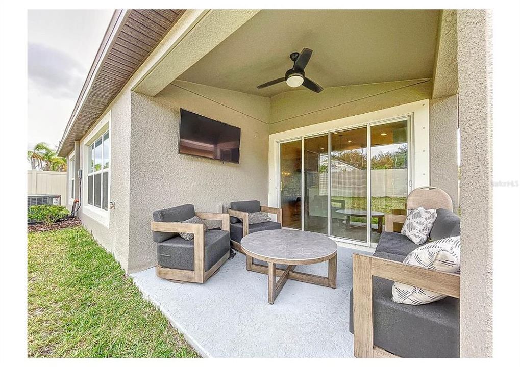 Под контрактом: $645,000 (4 спален, 3 ванн, 2040 Квадратных фут)