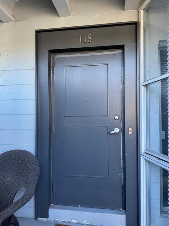 For Sale: $299,999 (2 beds, 1 baths, 710 Square Feet)