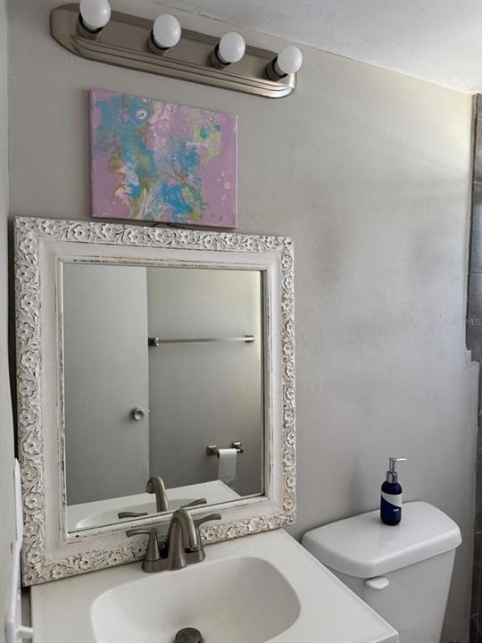 For Sale: $299,999 (2 beds, 1 baths, 710 Square Feet)