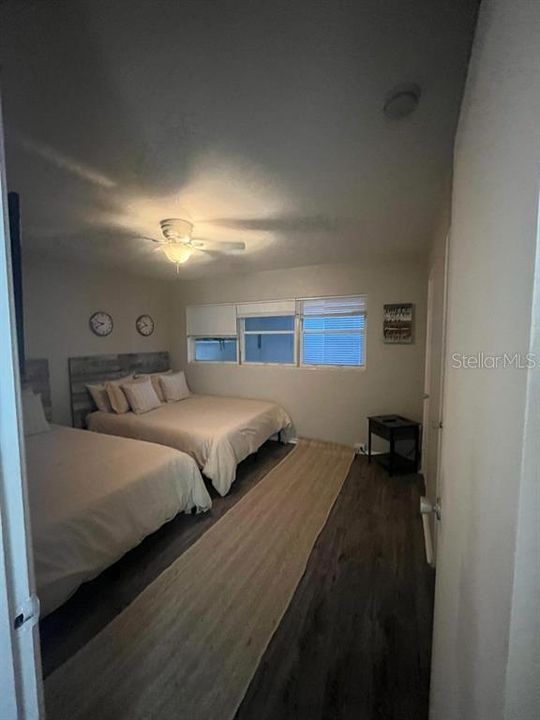 For Sale: $299,999 (2 beds, 1 baths, 710 Square Feet)