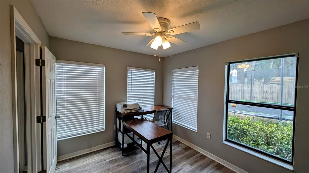 待售: $415,000 (5 贝兹, 3 浴室, 2724 平方英尺)