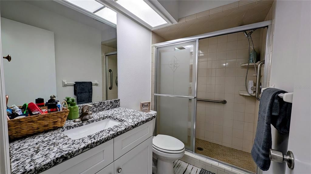 待售: $415,000 (5 贝兹, 3 浴室, 2724 平方英尺)