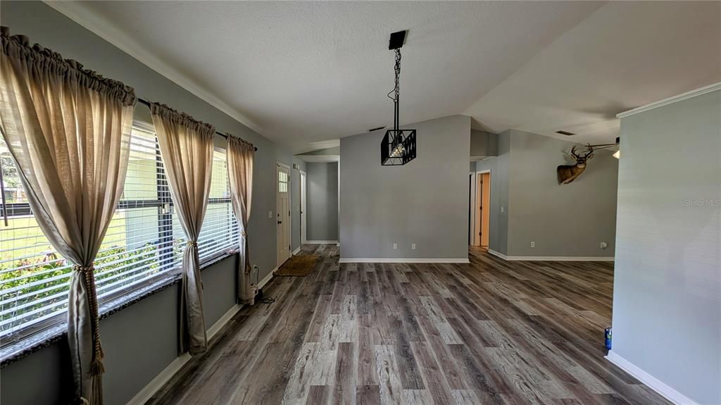 待售: $415,000 (5 贝兹, 3 浴室, 2724 平方英尺)