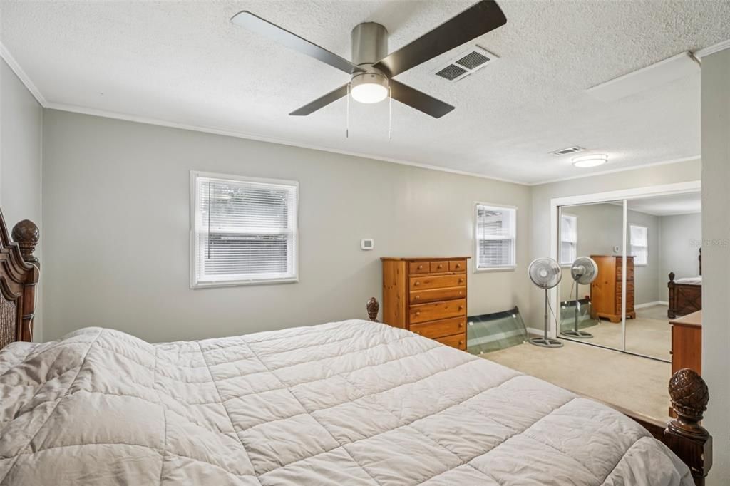 Active With Contract: $225,000 (3 beds, 2 baths, 1576 Square Feet)