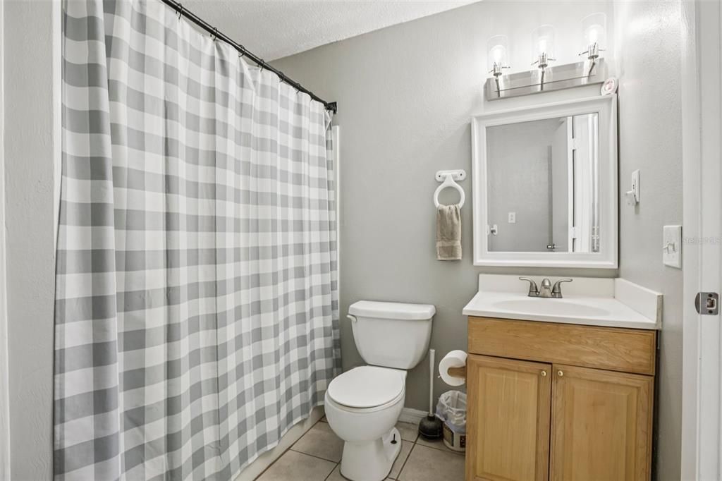 Active With Contract: $225,000 (3 beds, 2 baths, 1576 Square Feet)