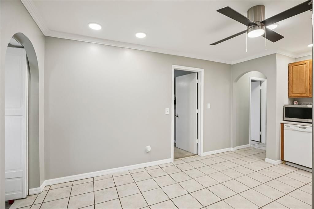 Active With Contract: $225,000 (3 beds, 2 baths, 1576 Square Feet)