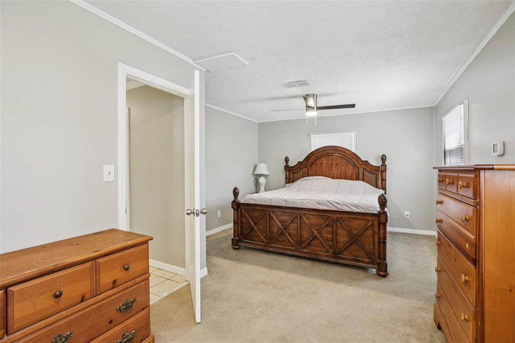 Active With Contract: $225,000 (3 beds, 2 baths, 1576 Square Feet)