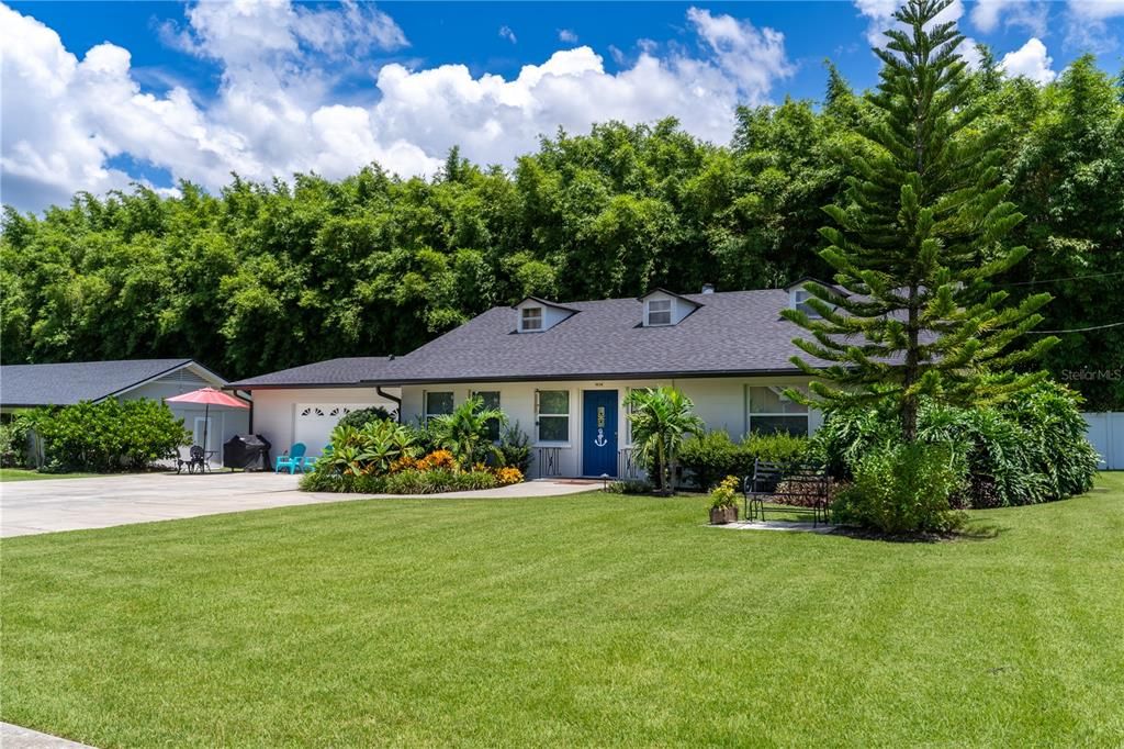 For Sale: $1,900,000 (11 beds, 0 baths, 5499 Square Feet)