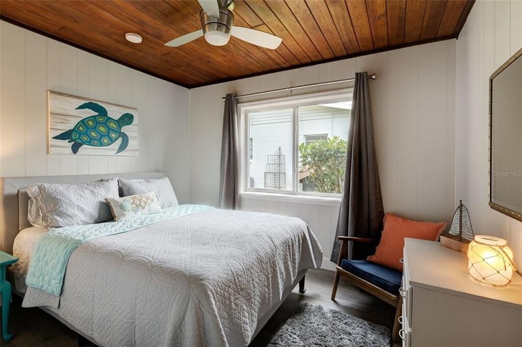 For Sale: $1,900,000 (11 beds, 0 baths, 5499 Square Feet)