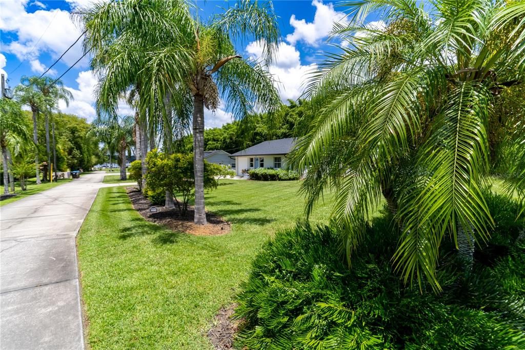 For Sale: $1,900,000 (11 beds, 0 baths, 5499 Square Feet)