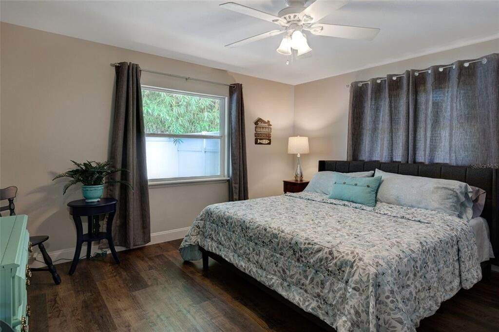 For Sale: $1,900,000 (11 beds, 0 baths, 5499 Square Feet)