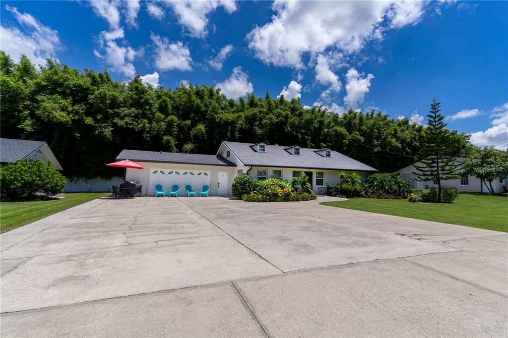 For Sale: $1,900,000 (11 beds, 0 baths, 5499 Square Feet)