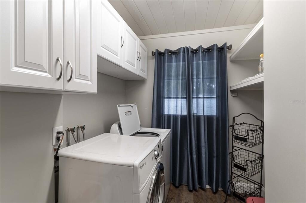 For Sale: $1,900,000 (11 beds, 0 baths, 5499 Square Feet)