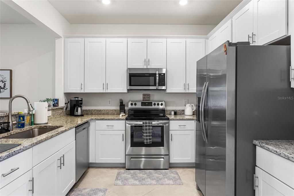 En Venta: $328,900 (3 camas, 2 baños, 1942 Pies cuadrados)