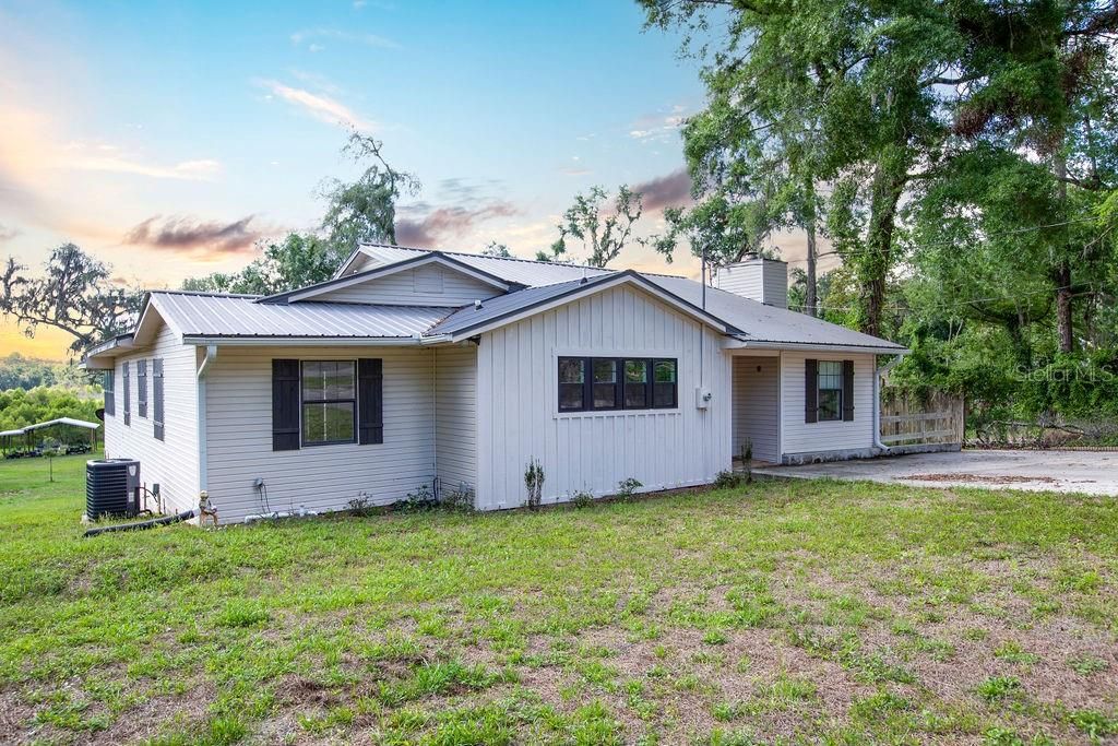 En Venta: $330,000 (3 camas, 2 baños, 1852 Pies cuadrados)