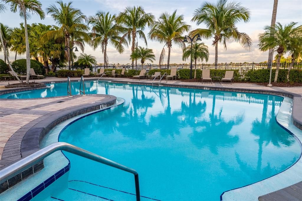 En Venta: $560,000 (2 camas, 2 baños, 1701 Pies cuadrados)