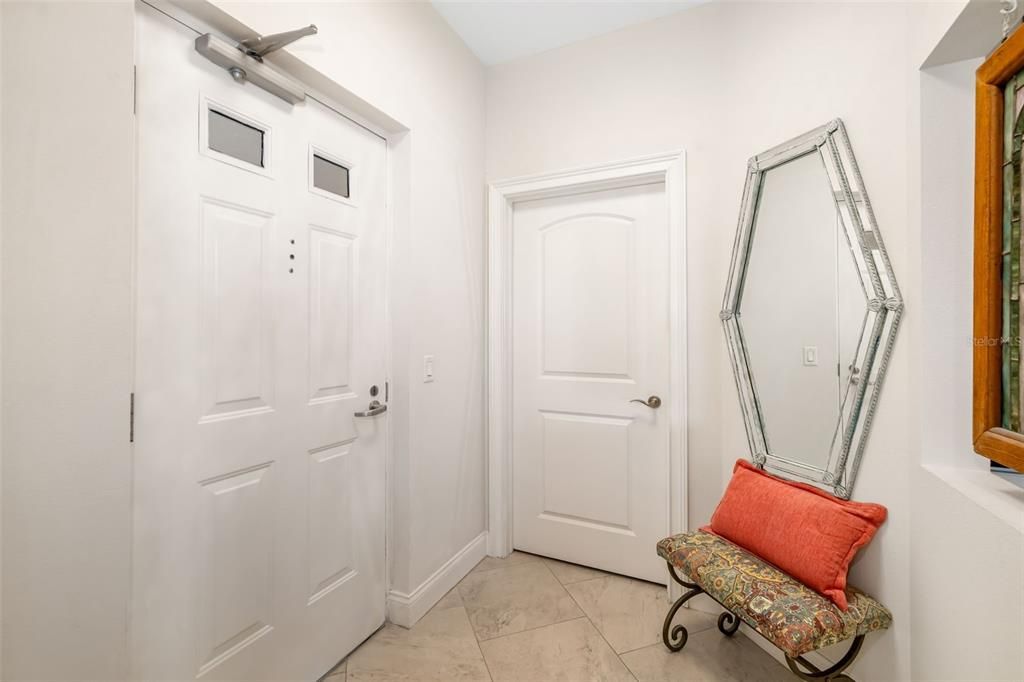 En Venta: $560,000 (2 camas, 2 baños, 1701 Pies cuadrados)