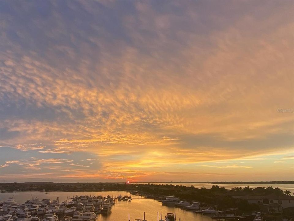 En Venta: $560,000 (2 camas, 2 baños, 1701 Pies cuadrados)