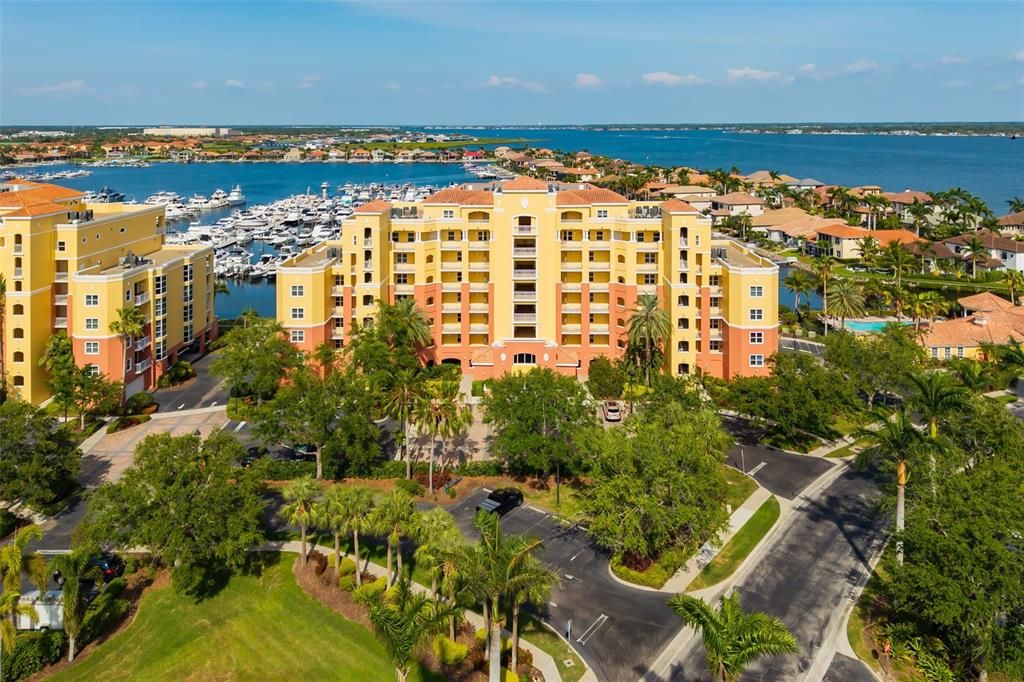 En Venta: $560,000 (2 camas, 2 baños, 1701 Pies cuadrados)