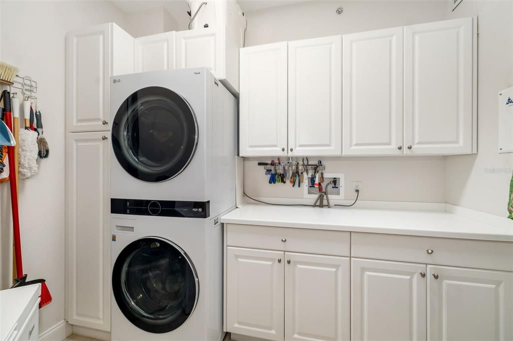 En Venta: $560,000 (2 camas, 2 baños, 1701 Pies cuadrados)