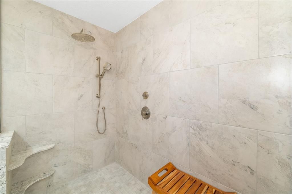 En Venta: $560,000 (2 camas, 2 baños, 1701 Pies cuadrados)