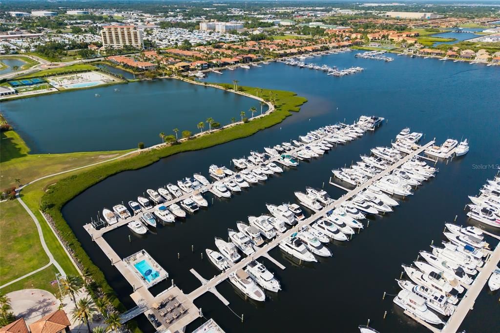 En Venta: $560,000 (2 camas, 2 baños, 1701 Pies cuadrados)