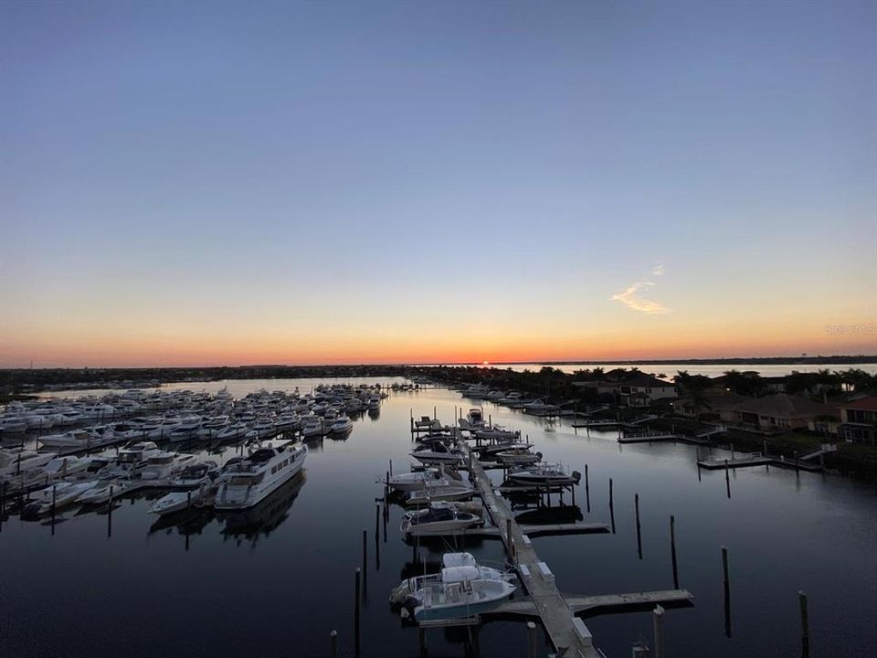 En Venta: $560,000 (2 camas, 2 baños, 1701 Pies cuadrados)