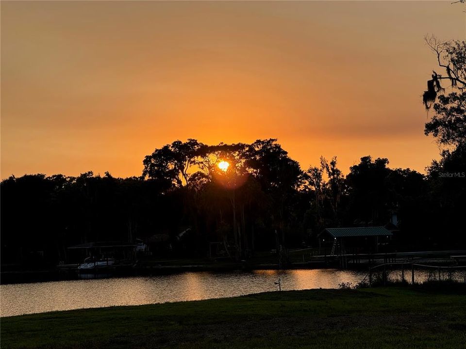 For Sale: $799,000 (3 beds, 2 baths, 1990 Square Feet)