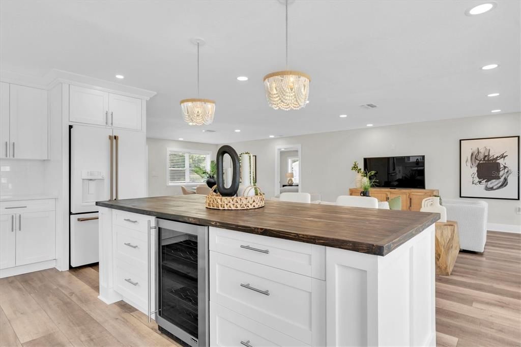 For Sale: $799,000 (3 beds, 2 baths, 1990 Square Feet)