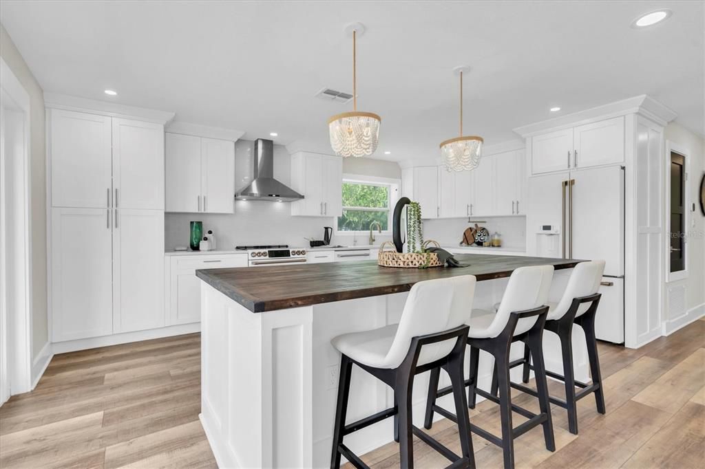 For Sale: $799,000 (3 beds, 2 baths, 1990 Square Feet)