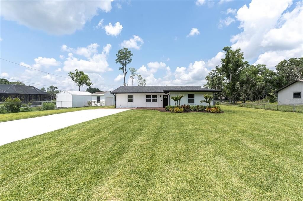 For Sale: $799,000 (3 beds, 2 baths, 1990 Square Feet)