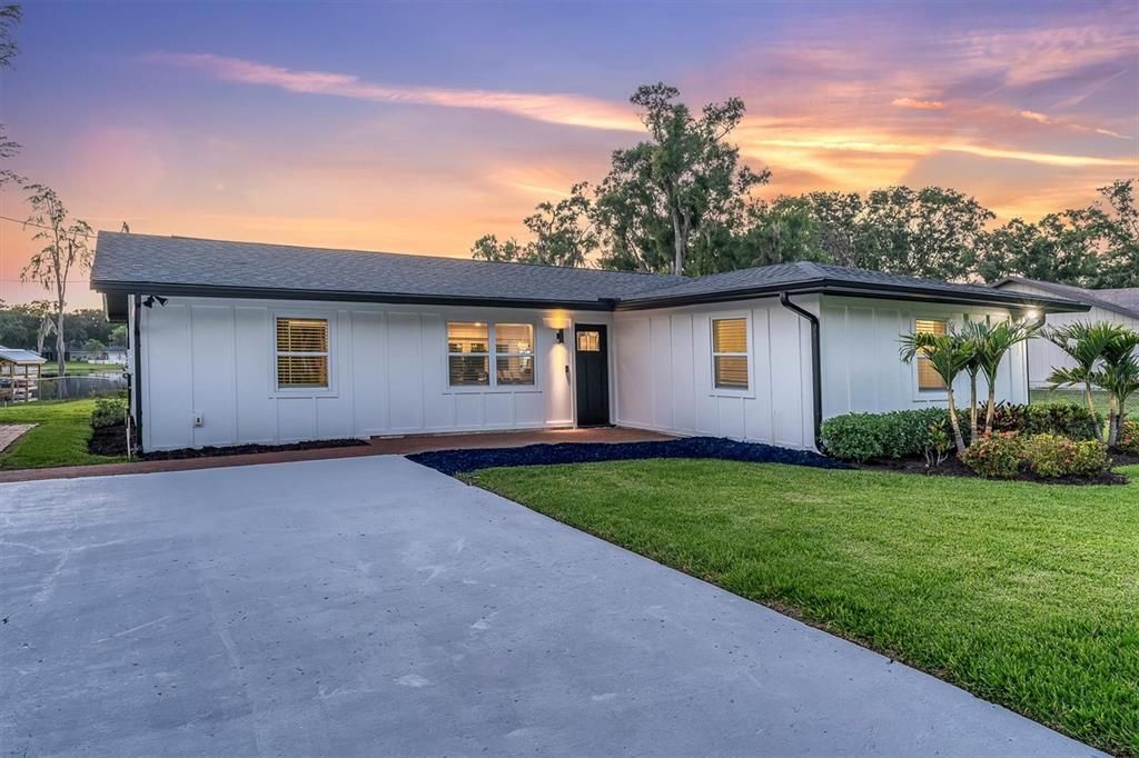 For Sale: $799,000 (3 beds, 2 baths, 1990 Square Feet)