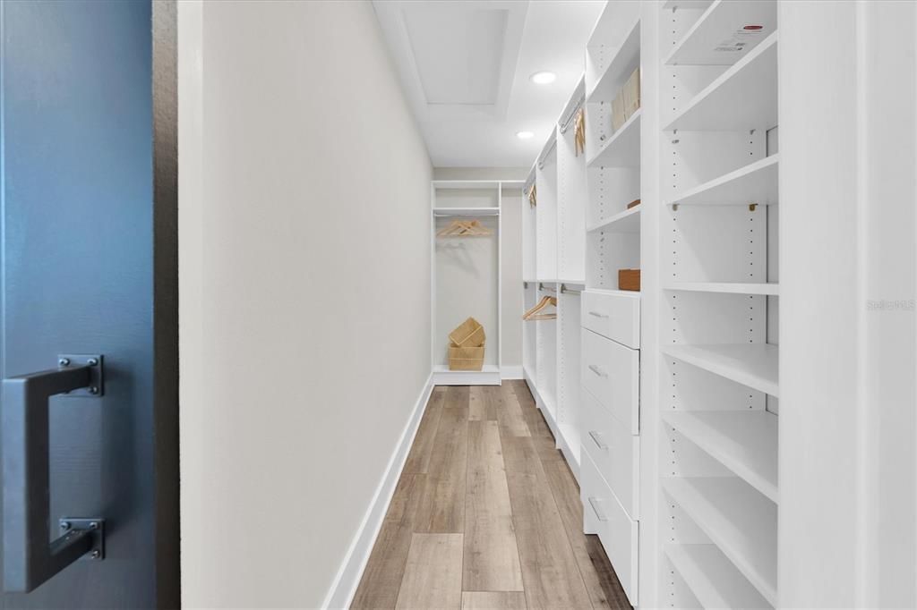 For Sale: $799,000 (3 beds, 2 baths, 1990 Square Feet)