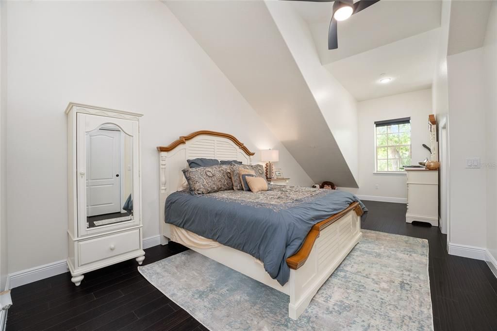 待售: $519,990 (3 贝兹, 2 浴室, 2421 平方英尺)