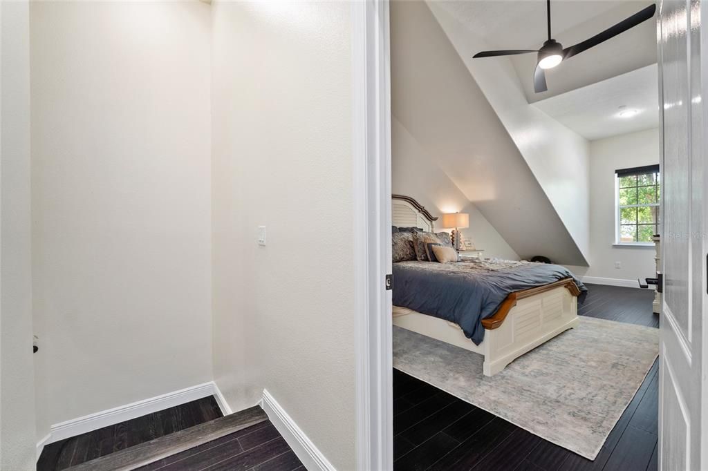 待售: $519,990 (3 贝兹, 2 浴室, 2421 平方英尺)