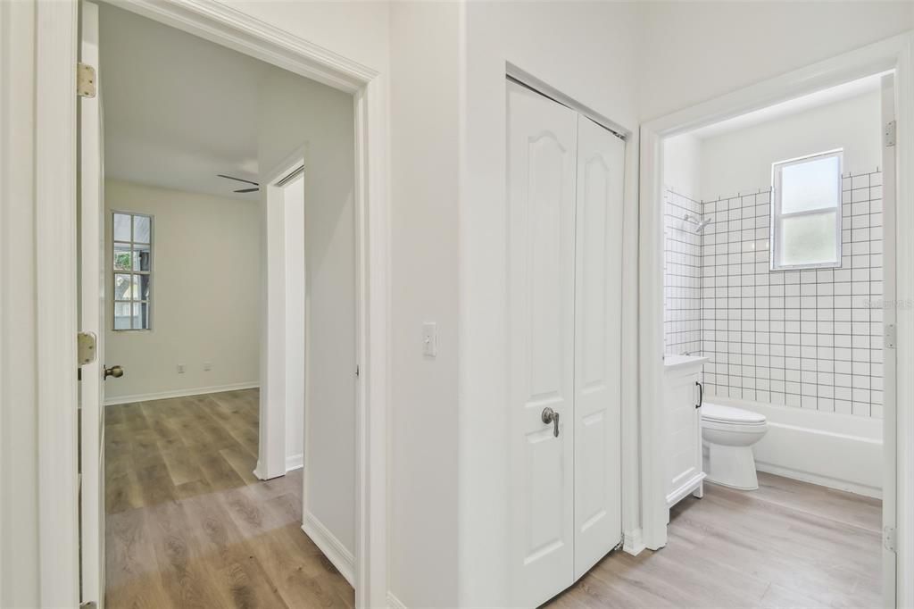 合同活跃: $345,000 (3 贝兹, 2 浴室, 1126 平方英尺)