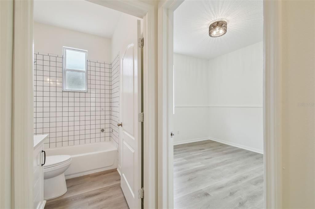 合同活跃: $345,000 (3 贝兹, 2 浴室, 1126 平方英尺)